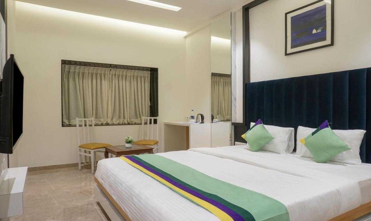 Treebo The Utsav, Nashik Hotel Bagian luar foto
